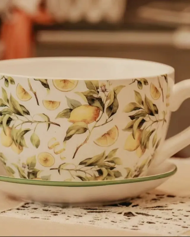 Porcelanowa filiżanka